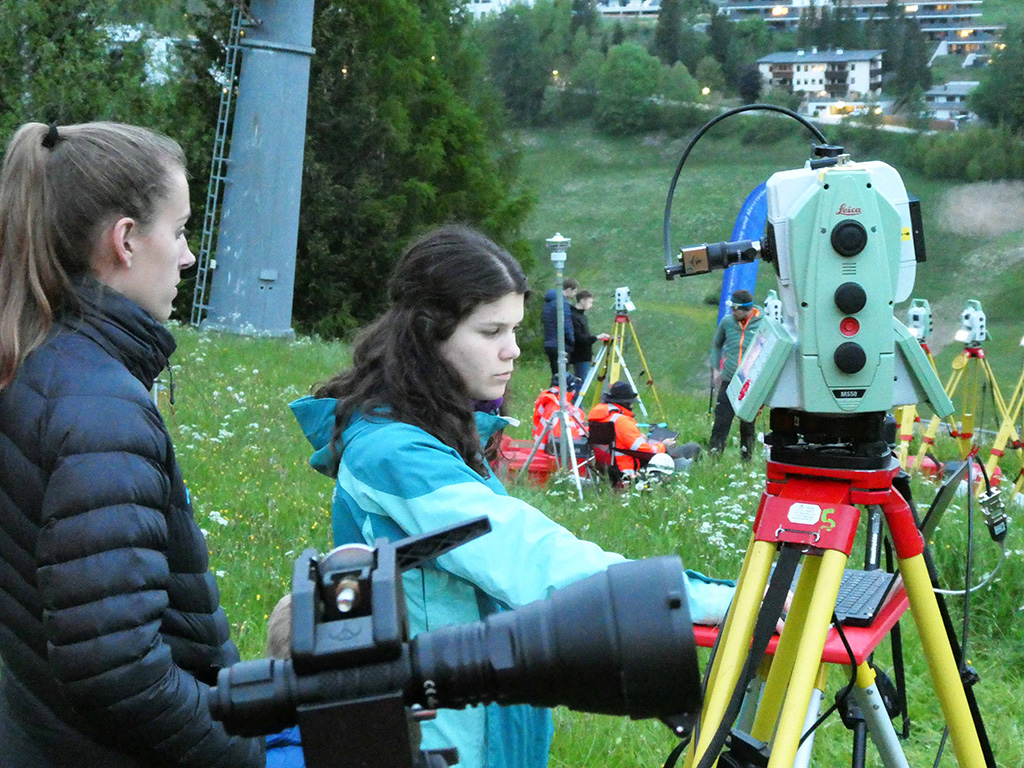 Brückenmonitoring von Studierenden an der Brennerautobahn, Foto: Hochschule Mainz, CC BY-SA 4.0