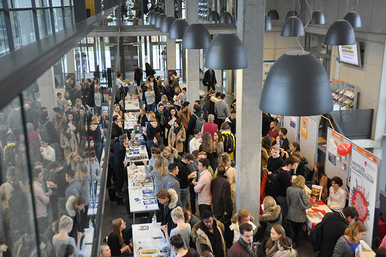 Ausstellung zum Auslandsstudium