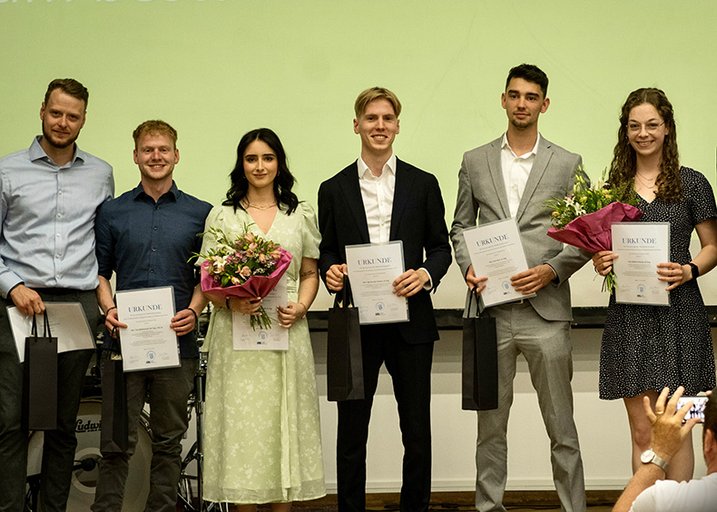 Ehrung der besten Absolventinnen und Absolventen der Hochschule Mainz in ihren Studiengängen durch die Ingenieurkammer Rheinland-Pfalz