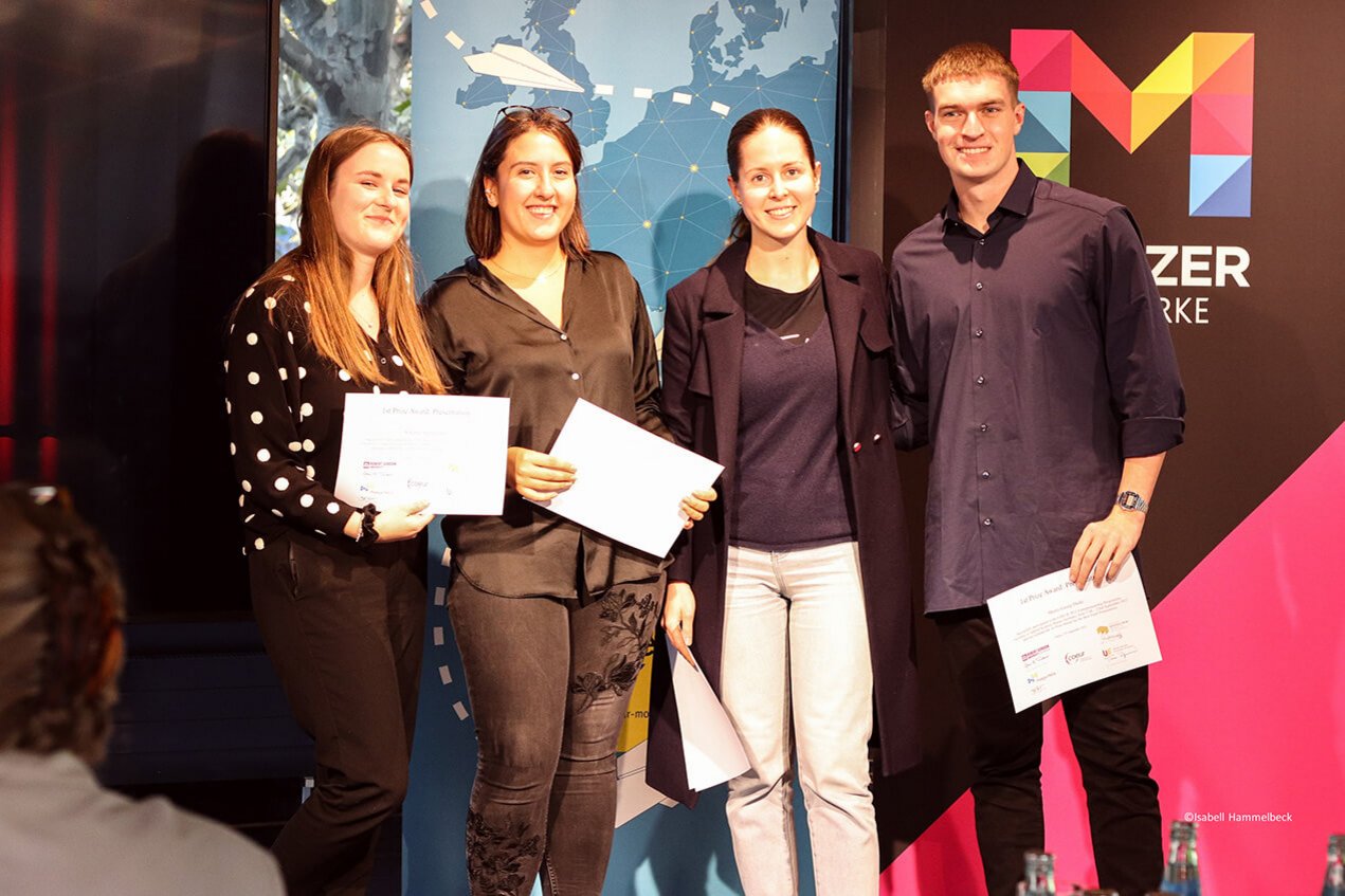 Students from Mainz with their certificates at the COEUR Workshop 2022