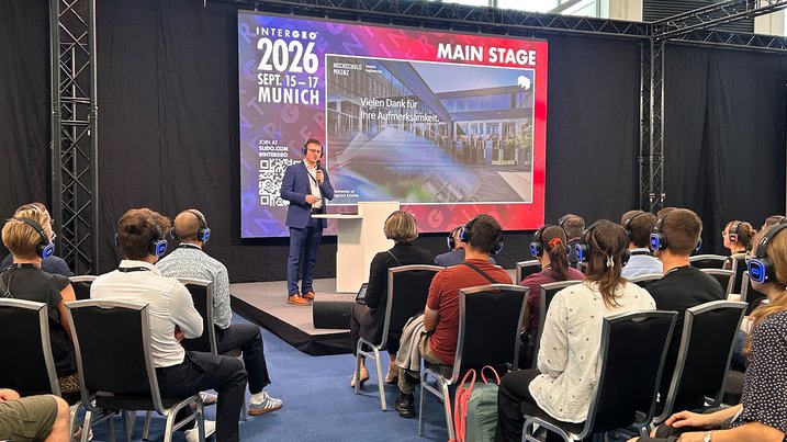 Robert Moosbacher bei der Vorstellung seiner Masterarbeit